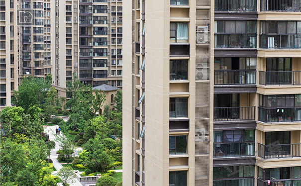 外墻真石漆做法流程(真石漆施工工藝剖析)